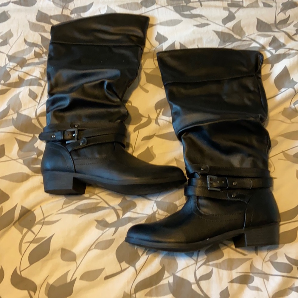 Black SO boots never worn